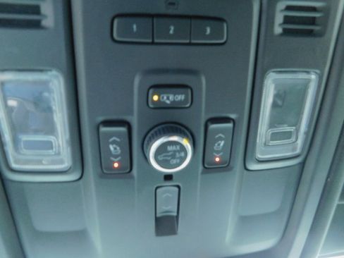 Used 2023 GMC Yukon Denali image 35