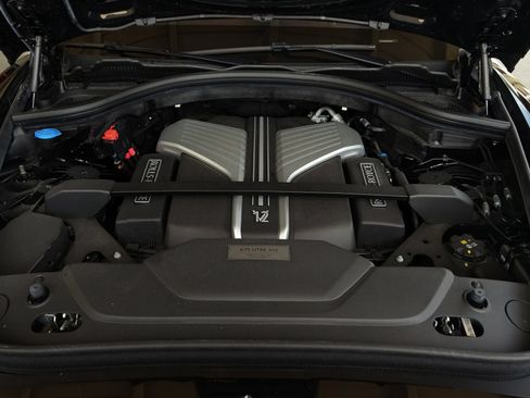 Used 2024 Rolls-Royce Cullinan AWD/4WD image 35