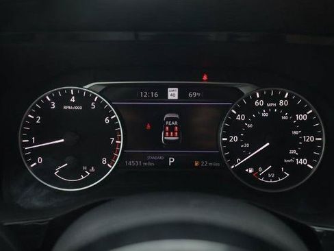 Certified 2025 Nissan Pathfinder SL w/ SL Premium Package FWD image 12