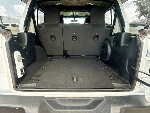 Used 2023 Jeep Wrangler Unlimited Rubicon image 29