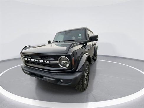 Used 2023 Ford Bronco Outer Banks image 4