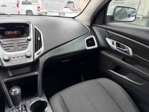 Used 2017 GMC Terrain SLE FWD image 25