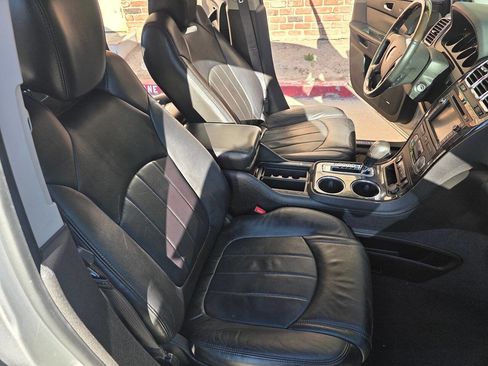 Used 2012 GMC Acadia Denali image 12