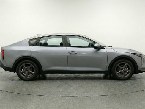 Used 2025 Kia K4 FWD image 11
