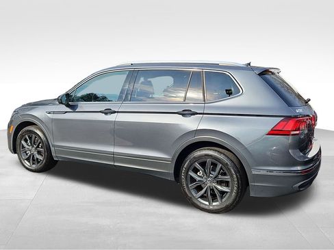 Used 2024 Volkswagen Tiguan SE image 4
