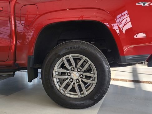 Used 2023 Chevrolet Colorado LT w/ LT Convenience Package II image 24