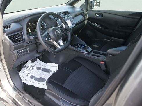 Used 2018 Nissan Leaf SV FWD image 8