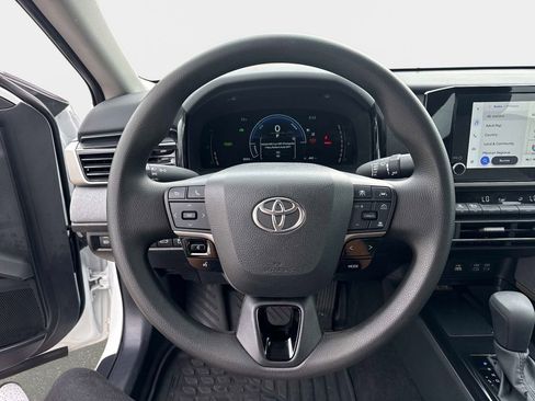 Used 2025 Toyota Camry LE w/ Convenience Package image 23