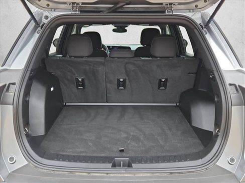 Used 2025 Chevrolet Equinox LT FWD image 6