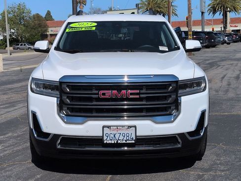 Used 2023 GMC Acadia SLE w/ Driver Convenience Package image 2