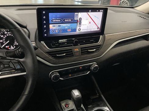 Used 2023 Nissan Altima 2.5 SV w/ SV Premium Package AWD/4WD image 14