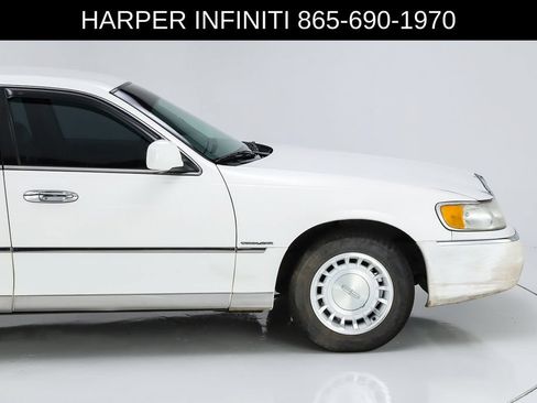 Used 2000 Lincoln Town Car Executive RWD image 13