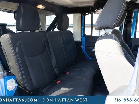 Used 2015 Jeep Wrangler Unlimited Rubicon AWD/4WD image 15
