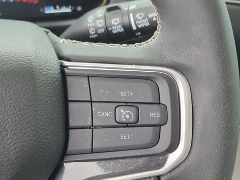 Certified 2024 Jeep Wagoneer 4WD w/ Premium Group I image 18