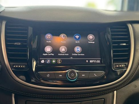 Used 2020 Chevrolet Trax LT w/ LT Convenience Package FWD image 18