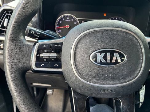 Used 2021 Kia Sorento LX FWD image 31