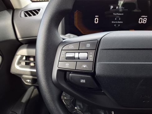 Used 2025 Kia K4 LXS image 17