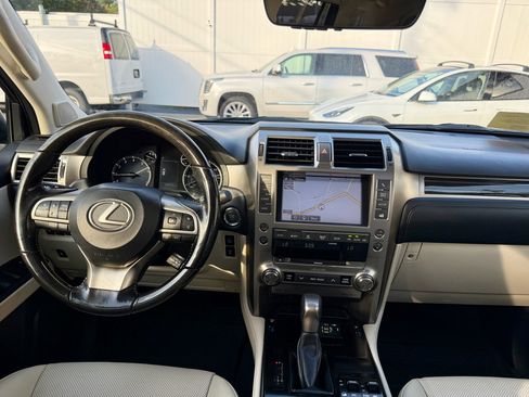 Used 2020 Lexus GX 460 Premium image 32