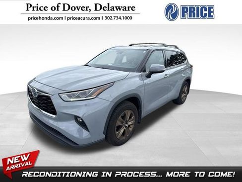 Used 2022 Toyota Highlander Bronze Edition AWD/4WD image 1