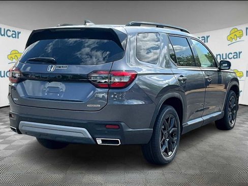 New 2025 Honda Pilot Touring image 7