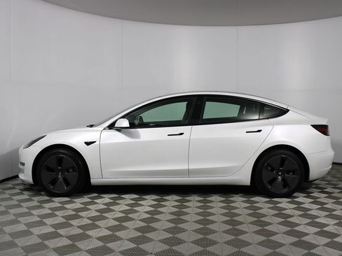 Used 2023 Tesla Model 3 Standard Range image 30