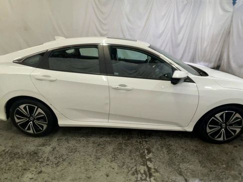 Used 2018 Honda Civic EX-L image 9