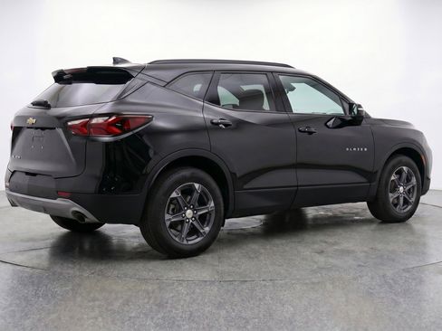 Used 2025 Chevrolet Blazer LT FWD image 9
