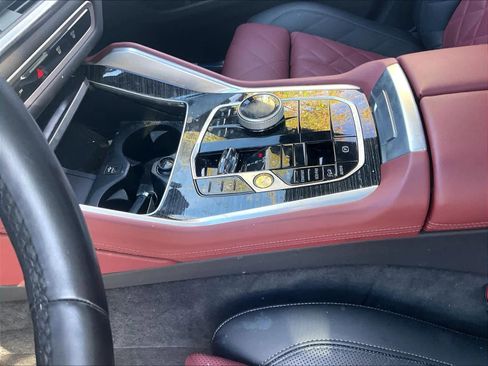 Used 2025 BMW X6 xDrive40i w/ Executive Package image 18