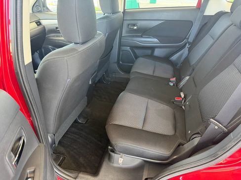 Used 2016 Mitsubishi Outlander ES FWD image 11
