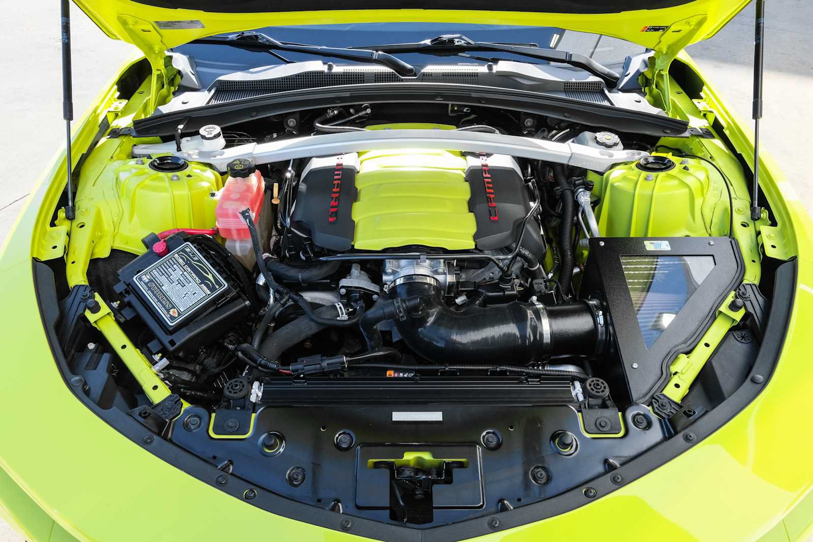 Used 2020 Chevrolet Camaro RWD image 46