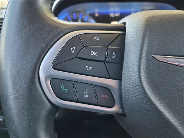 Used 2017 Chrysler 300 Limited RWD image 29