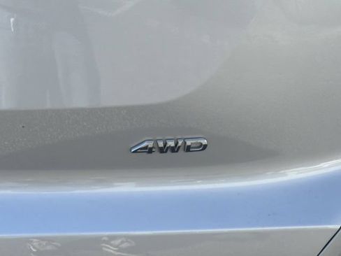 Used 2025 Nissan Pathfinder SV AWD/4WD image 5