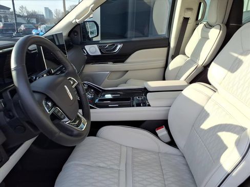 Used 2024 Lincoln Navigator Black Label image 14