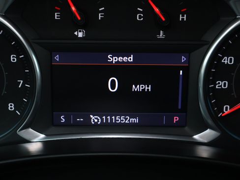 Used 2019 Chevrolet Equinox Premier FWD image 3