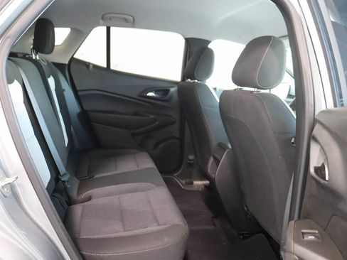 Used 2024 Chevrolet Trax LS w/ LS Convenience Package FWD image 16