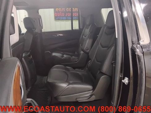Used 2020 Cadillac Escalade ESV Luxury AWD/4WD image 13
