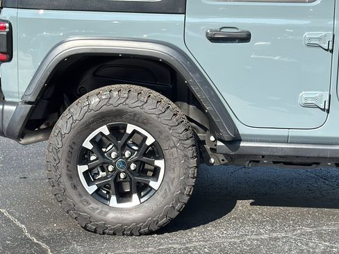 Used 2024 Jeep Wrangler Unlimited Rubicon 4xe w/ Safety Group AWD/4WD image 10