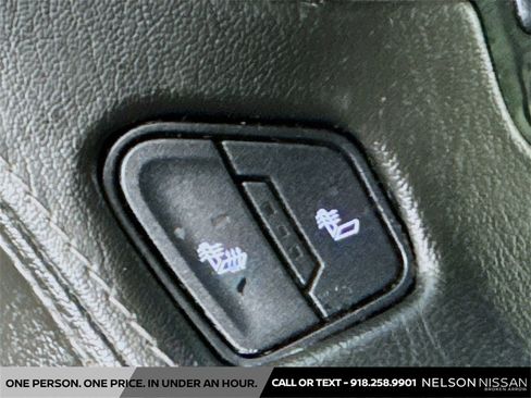 Used 2018 Chevrolet Suburban LT image 20