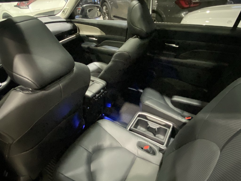 Used 2025 Toyota Grand Highlander AWD image 5