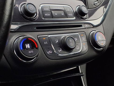 Used 2016 Chevrolet Impala LTZ w/ Enhanced Convenience Package image 19