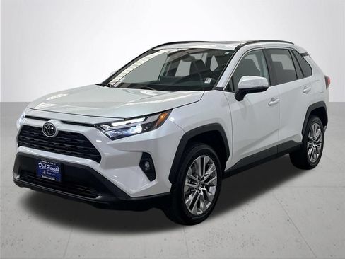 Used 2023 Toyota RAV4 XLE Premium AWD/4WD image 2
