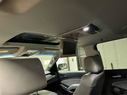 Used 2019 Chevrolet Suburban LT w/ LT Signature Package image 15