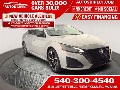 Used 2023 Nissan Altima 2.5 SR FWD image 1