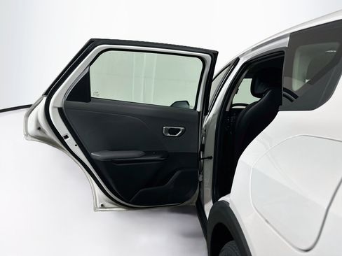 Used 2025 Kia K4 FWD image 25