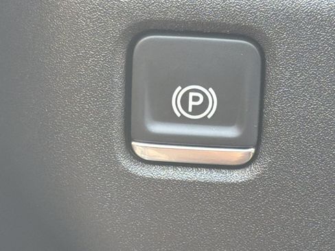 Used 2024 Chevrolet Silverado 1500 RST AWD/4WD image 30