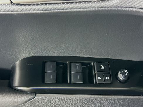 Used 2025 Toyota Camry SE FWD image 24