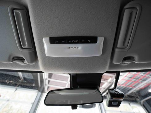 Used 2024 Nissan Versa SV w/ Trunk Package FWD image 18