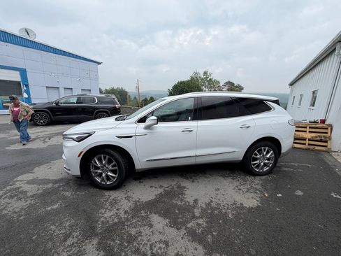 Used 2023 Buick Enclave Essence w/ Experience Buick Package AWD/4WD image 2