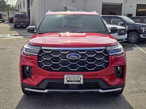 New 2026 Ford Explorer Platinum image 3