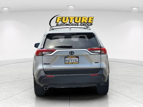 Used 2022 Toyota RAV4 XLE Premium FWD image 8